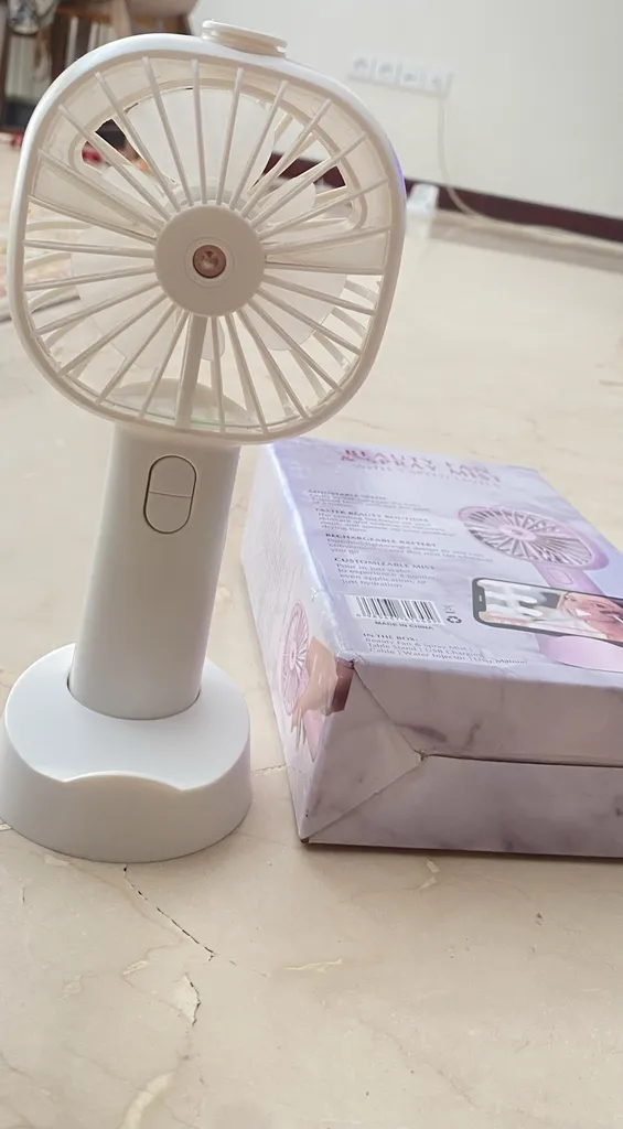 پنکه شارژی مدل  مه پاش Beauty Fan ظرفیت 1200 میلی آمپر ساعت