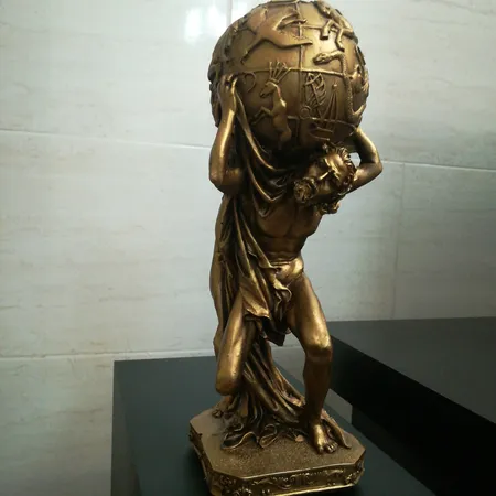 مجسمه آدم کره به دوش کد 020020051