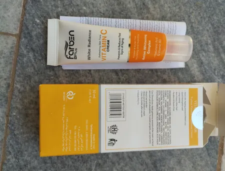 کرم روشن کننده فاربن مدل ویتامین C حجم 30 میلی لیتر