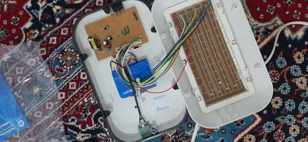 چراغ اضطراری ال ای دی نامین نور مدل NE100