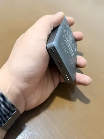 پاوربانک اوی طرح مگ سیف مدل PA-31 20W ظرفیت 10000 میلی آمپر ساعت