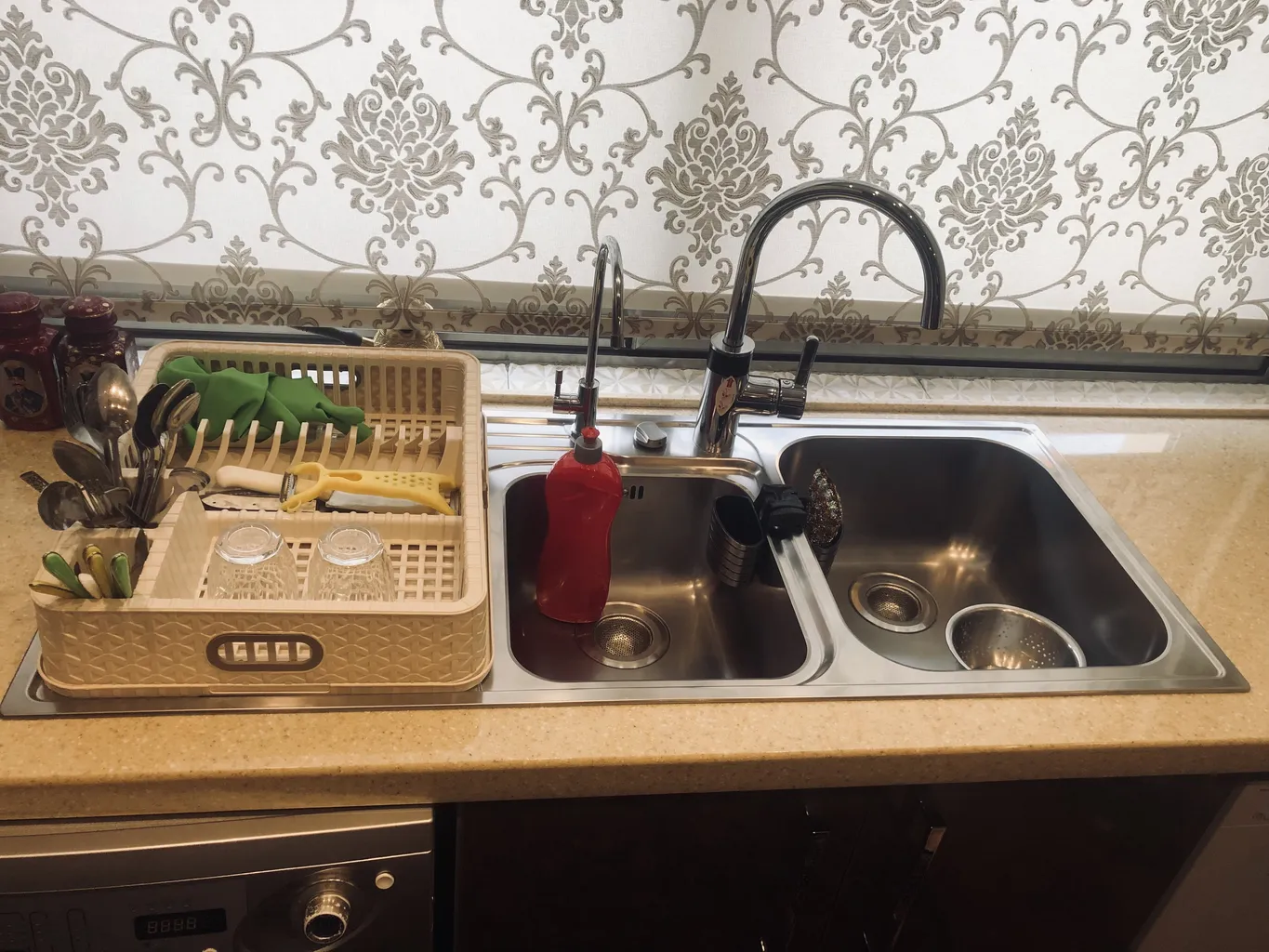 آبچکان بازن مدل گرافیک