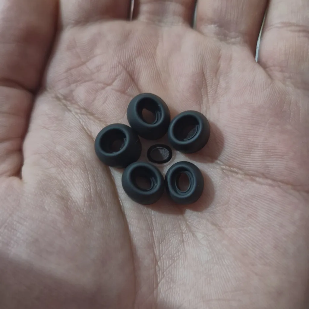 سری هندزفری رینیکا مدل 2Pro مناسب برای کیس هدفون سامسونگ Galaxy Buds 2 Pro مجموعه 6 عددی