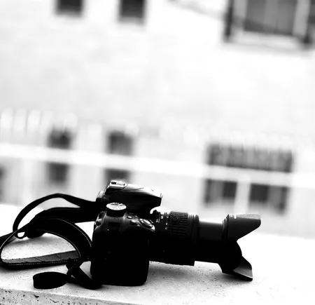 هود لنز نیکون مدل HB-N106 مناسب برای لنز های نیکون