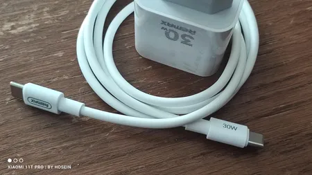 شارژر دیواری 30 وات ریمکس مدل All-compatible GaN-RP-U71 به همراه کابل USB-C