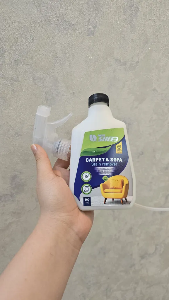 اسپری لکه بر فرش و مبل نانوشید مدل carpet & sofa stain remover حجم 300 میلی لیتر