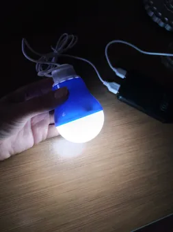 چراغ قوه آویز مدل 5W