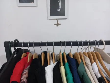 چوب لباسی مدل افرا طرح چوب بسته 20 عددی