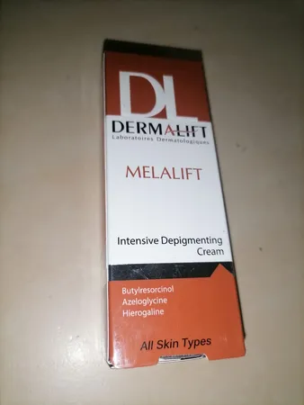 کرم روشن کننده صورت درمالیفت مدل Melalift مناسب انواع پوست حجم 40 میلی لیتر