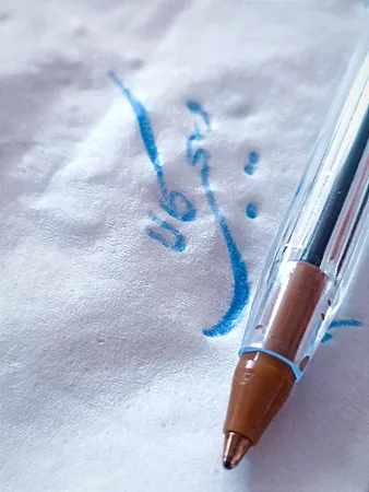 خودکار بیک مدل Cristal Medium 1mm کد B12 بسته 12 عددی