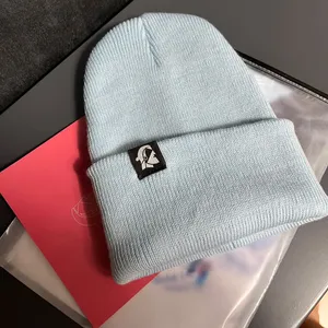 تجریه خرید کلاه بافتنی موریی مدل Cuff Beanie