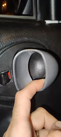 دستگیره در بازکن داخلی راست خودرو مدل فلزی مناسب برای کوییک