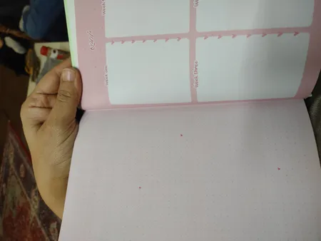 سالنامه سال 1404 یه سال خوب مدل پاستلی