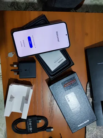 گوشی موبایل سامسونگ مدل Galaxy S23 FE دو سیم کارت ظرفیت 256 گیگابایت و رم 8 گیگابایت - ویتنام