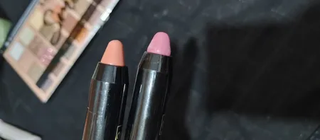 رژ لب مدادی مای مدل SEMI MATT سری Black Diomond شماره 15