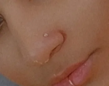 پیرسینگ بینی زنانه مدل چسبی طرح الماس کد nos110 بسته 100 عددی