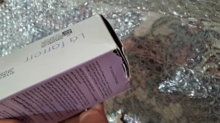 ژل بهداشتی بانوان لافارر مدل 01 مناسب بانوان قبل از یائسگی حجم 250 میلی لیتر