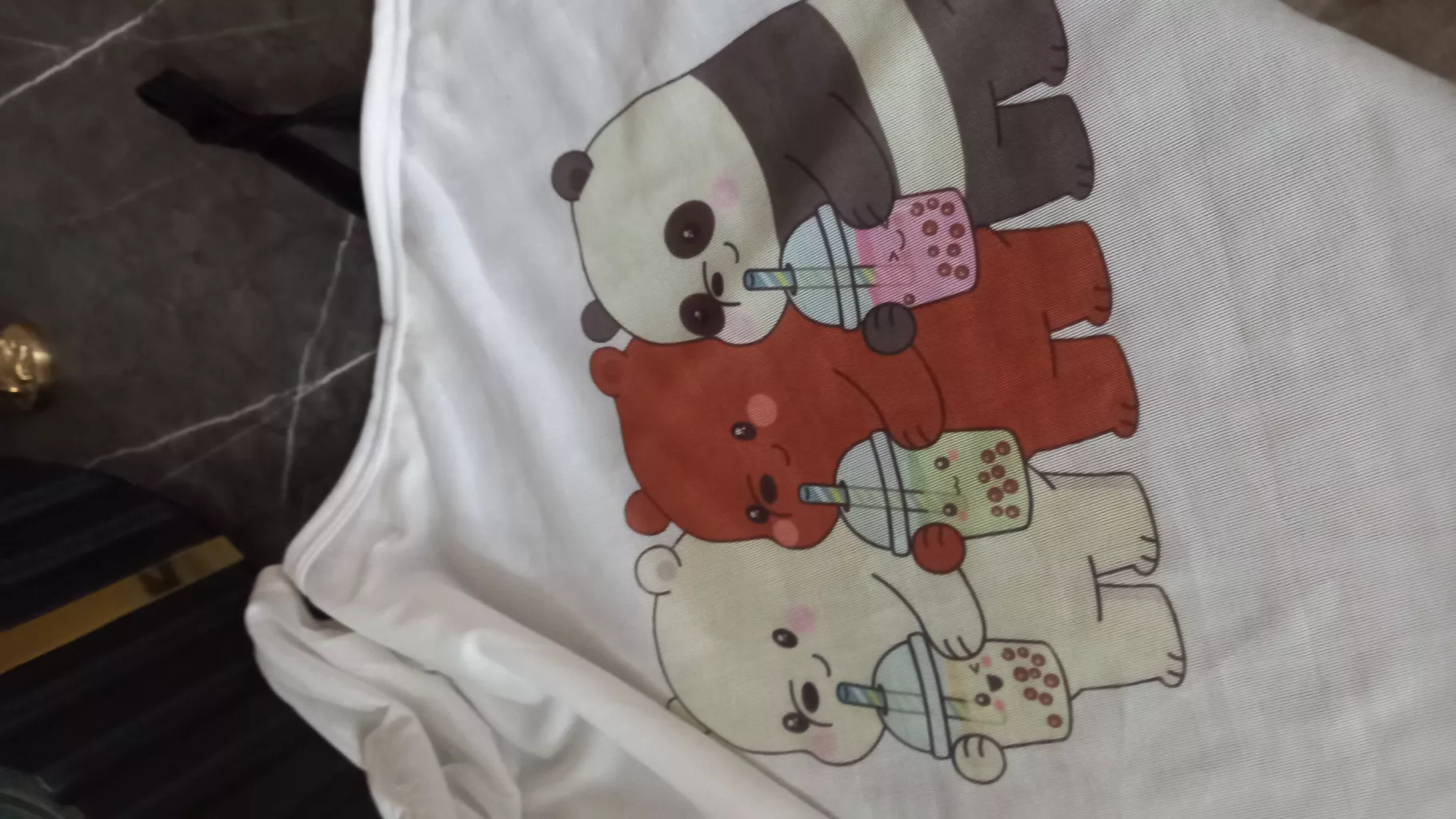 تی شرت آستین کوتاه زنانه مدل سه خرس و نوشیدنی