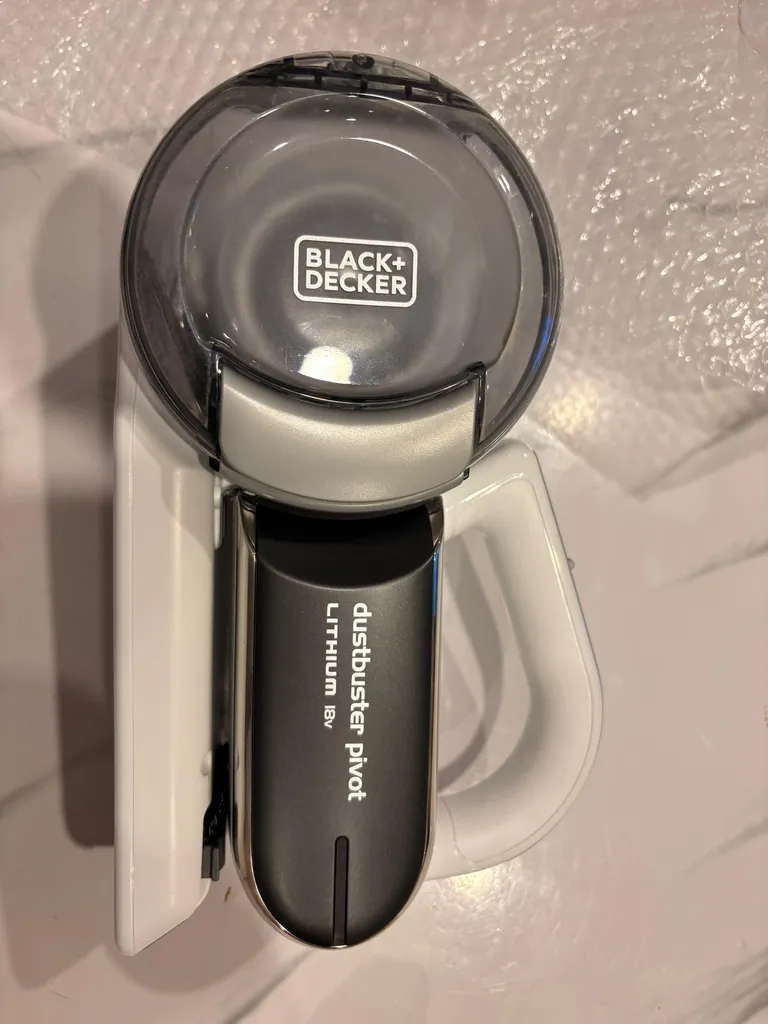 جارو شارژی دستی بلک اند دکر مدل PV1820L