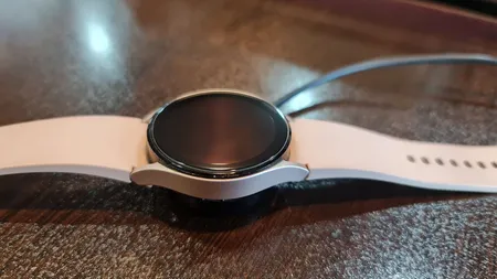 محافظ صفحه نمایش مدل شیشه ای مناسب برای ساعت هوشمند سامسونگ Galaxy watch4 active 40mm