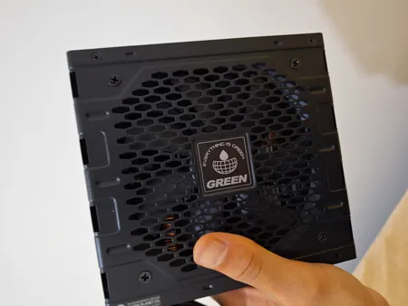 منبع تغذیه کامپیوتر گرین مدل GP600A-GED