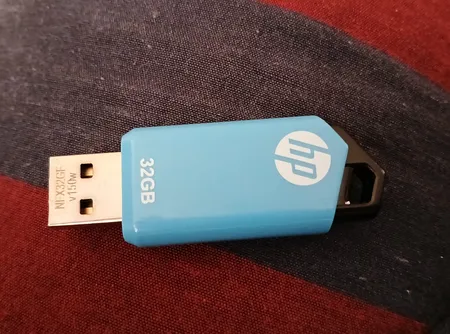 فلش مموری USB 2.0 اچ پی مدل V150w ظرفیت 32 گیگابایت