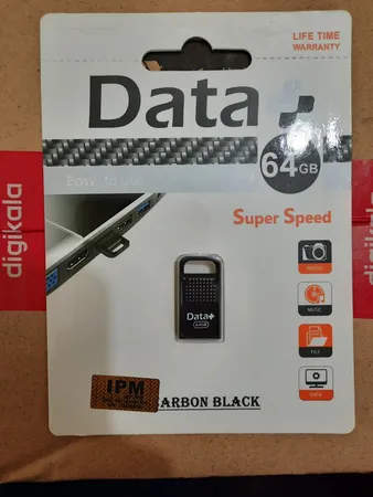 فلش مموری دیتا پلاس مدل CARBON ظرفیت 64 گیگابایت