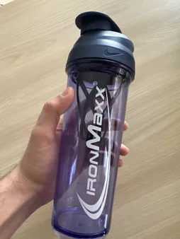 شیکر ورزشی کد 103410 گنجایش 0.650 لیتر