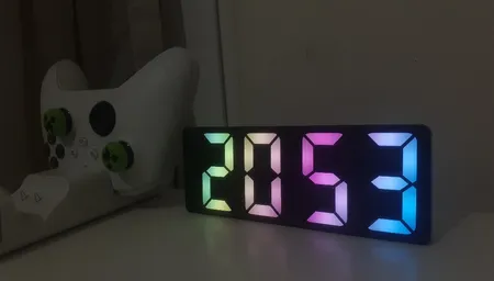 ساعت رومیزی دیجیتال مدل صفحه رنگی کد GH0725D