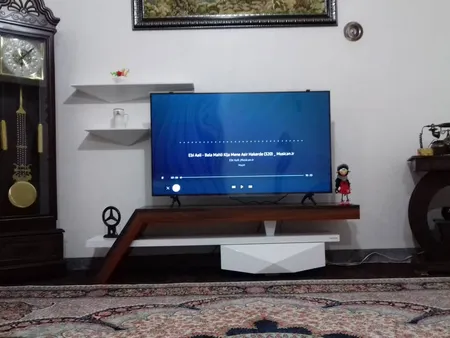 میز تلویزيون راهپود مدل آفتابگردان به همراه طبقه دیواری