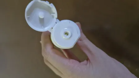 کرم آبرسان وچه مدل Hyaluronic Acid حجم 60 میلی‌لیتر