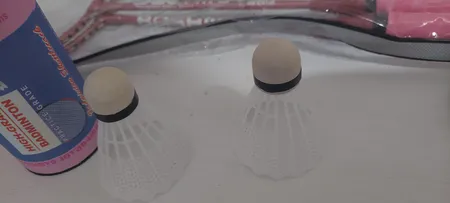 راکت بدمینتون مدل بوانگ به همراه توپ بدمینتون بسته 4 عددی