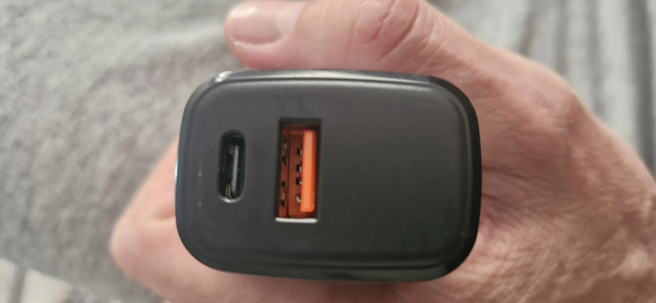 شارژر دیواری 20 وات تسکو مدل TTC 65