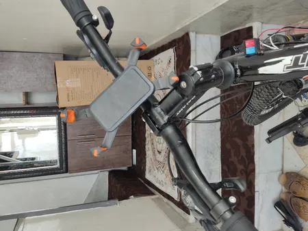 پایه نگهدارنده موبایل مناسب موتور و دوچرخه چهار گوشه مدل Universal Bike Holder