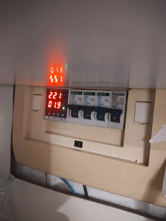 محافظ ولتاژ اتکو مدل ET-63A-VA