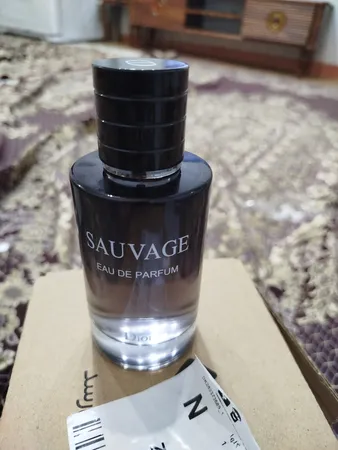 ادوپرفیوم مردانه نیفتی مدل ساواج دیور با رایحه خنک حجم 100 میلی‌لیتر