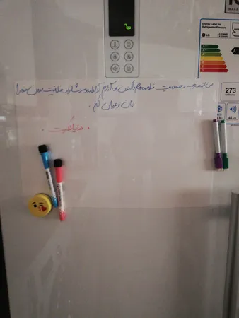 تخته وایت برد مدل انعطاف پذیر مغناطیسی سایز 43x28 سانتی متر به همراه ماژیک بسته 3 عددی