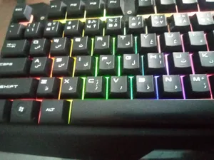 تجریه خرید کیبورد گیمینگ تسکو مدل TK 8021L با حروف فارسی، سوییچ ممبران، Full-Size، نورپردازی RGB LED