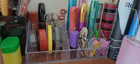 استند لوازم آرایشی مدل Ro011