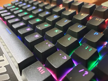 کیبورد مخصوص بازی مکانیکی رپو مدل V500PRO، مکانیکال سوییچ آبی، Full size، نورپردازی RGB