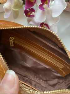 تجریه خرید کیف رودوشی زنانه چرم آرا مدل d058