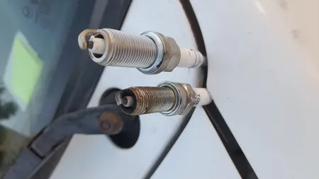 شمع خودرو بوش مدل تک پلاتین پایه بلند کد Germany FR8SC +42 بسته 4 عددی