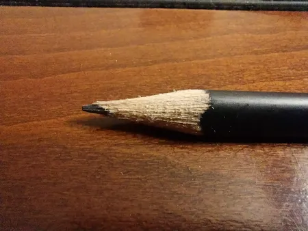 مداد مشکی آرت لاین مدل EP-HB/IL بسته 12 عددی