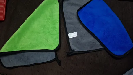 دستمال میکروفایبر نظافت خودرو مدل 03