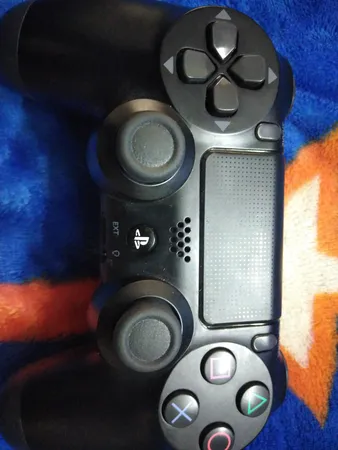 دسته بازی بی سیم مدل Dualshock 4 White مناسب برای PS4