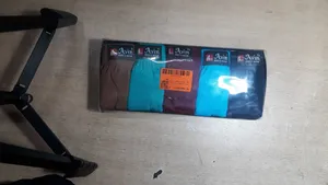 تجریه خرید شورت مردانه پوشاک ناطقیان مدل نخ پنبه کد 01 مجموعه 5 عددی