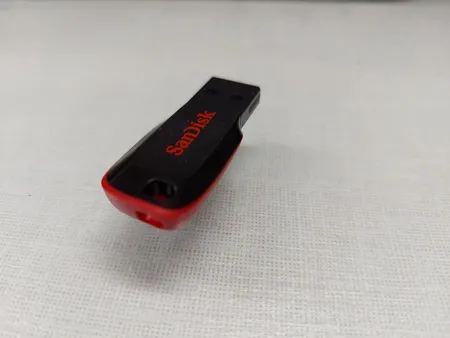 فلش مموری سن دیسک مدل Cruzer Blade CZ50 ظرفیت 16 گیگابایت با رابط USB 2.0