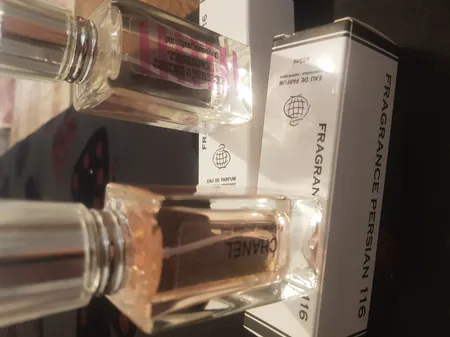 عطر جیبی زنانه فراگرنس پرشیا 116 مدل شنل چنس حجم 30 میلی‌لیتر به همراه عطر جیبی زنانه فراگرنس پرشیا 116 مدل ویکتوریا سکرت بامب شل