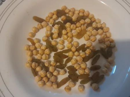 نخودچی و کشمش نات لاین - 600 گرم