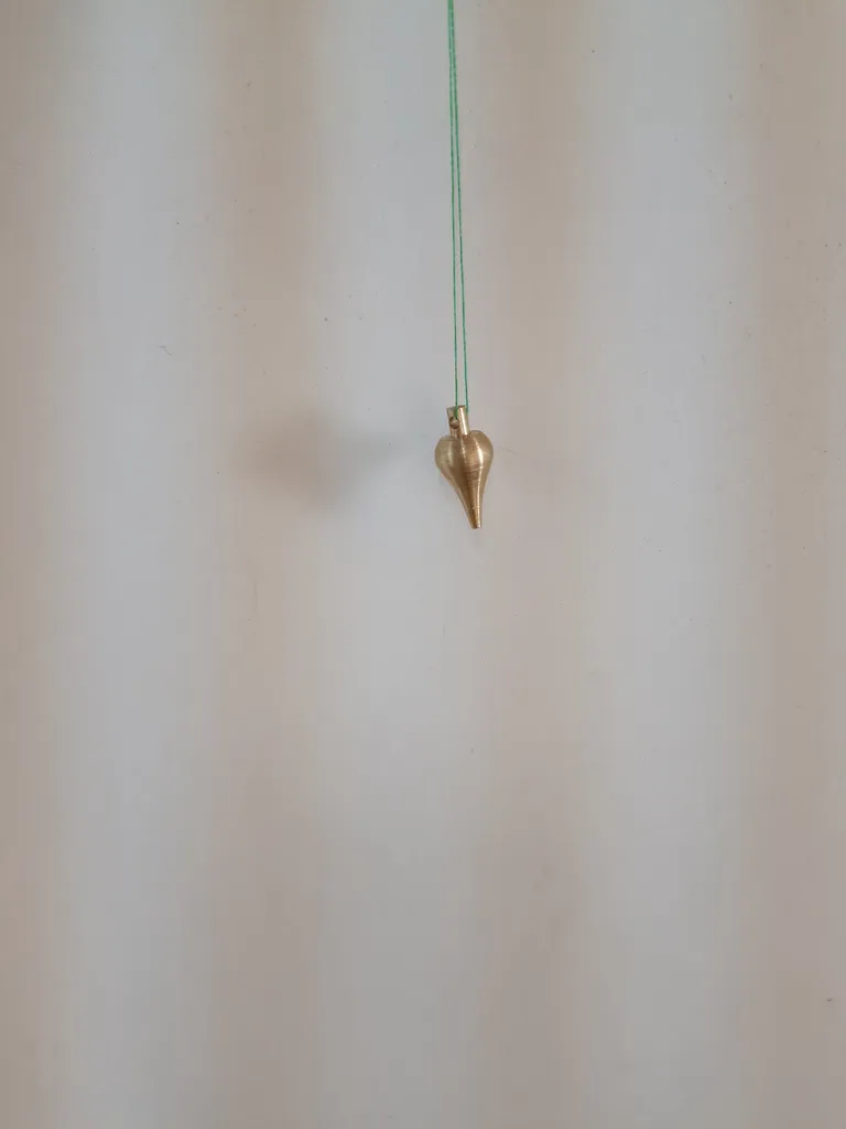 کتاب داستان حیرت انگیز شاقول سحرآمیز ابن سینا اثر کریم زرگر